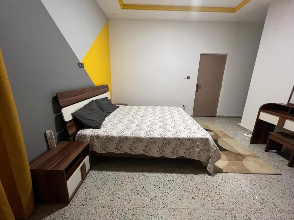 Smb-Gn Residence Lambandji - Electricite Et Wifi H24 Konakry Zewnętrze zdjęcie
