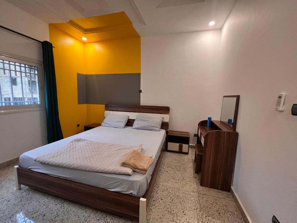 Smb-Gn Residence Lambandji - Electricite Et Wifi H24 Konakry Zewnętrze zdjęcie